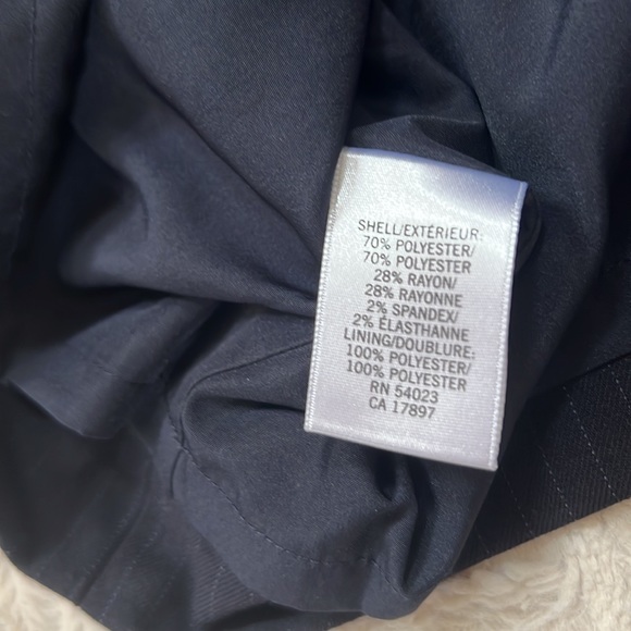 Banana Republic lined skirt, navy pinstripe, Size 4, New with tags - Picture 9 of 16